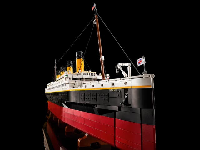 LEGO® Titanic - Image 8