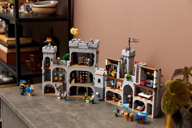 Lion Knights' Castle - Image 6