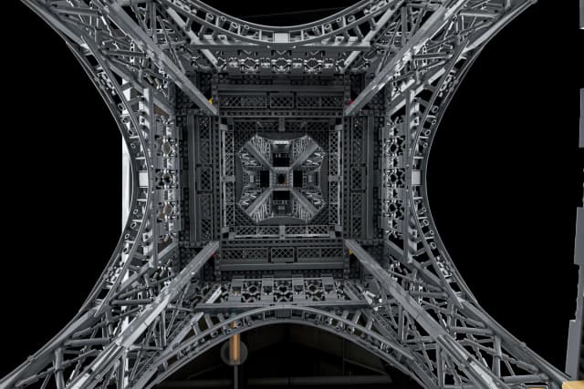 Eiffel tower - Image 15