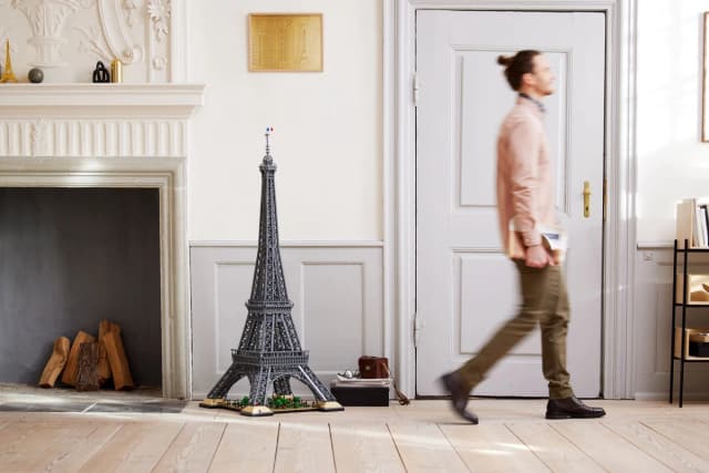 Eiffel tower - Image 2