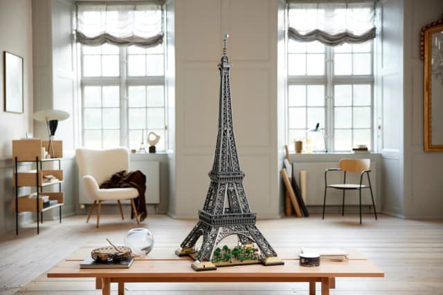 Eiffel tower - Image 10