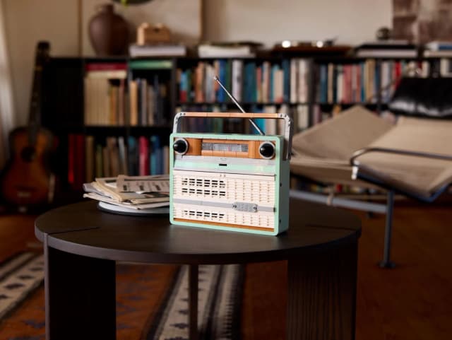 Retro Radio - Image 9