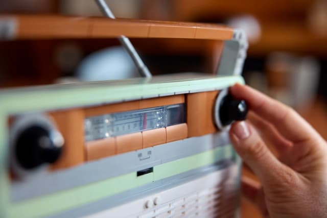 Retro Radio - Image 8