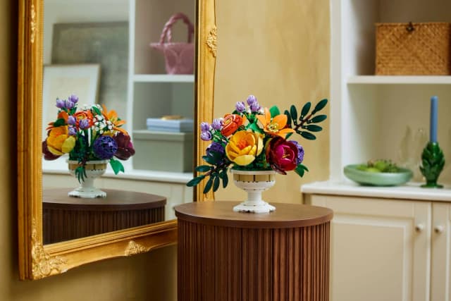 Flower Arrangement - Image 2