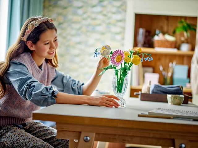 Petite Sunny Bouquet - Image 2