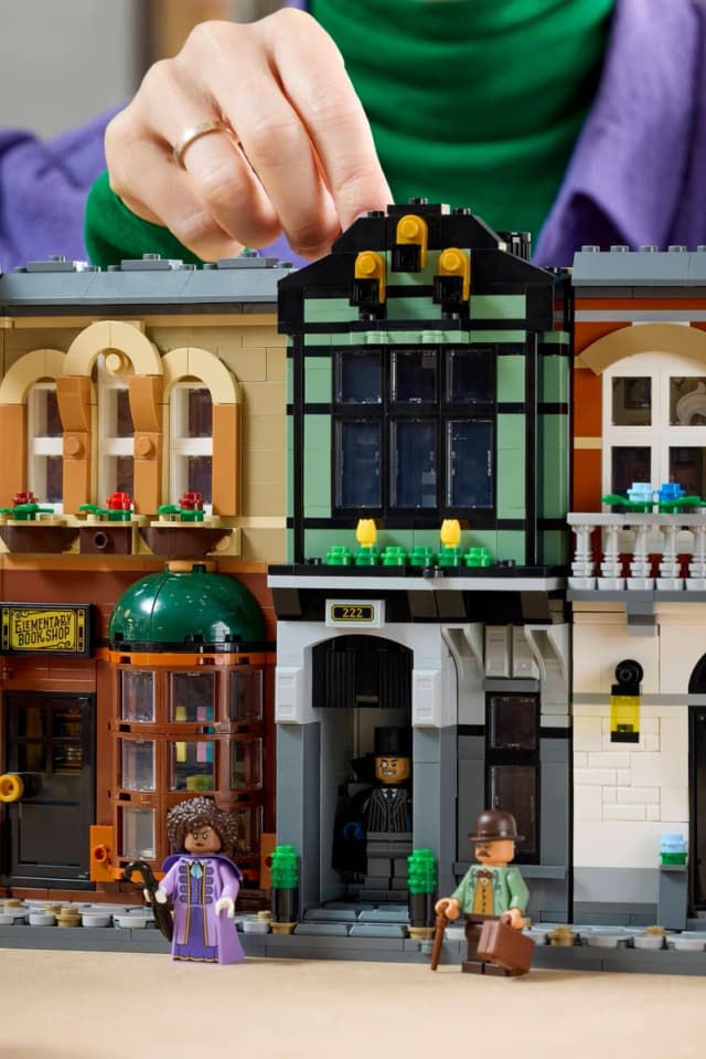 Sherlock Holmes: Book Nook - Image 10