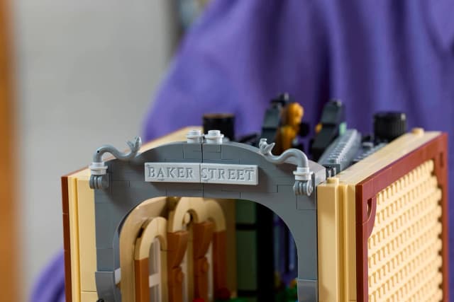 Sherlock Holmes: Book Nook - Image 12