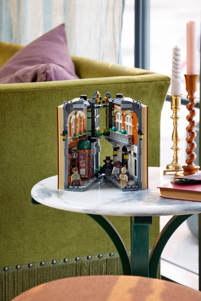 Sherlock Holmes: Book Nook - Image 13