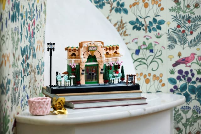 French Café - Image 7