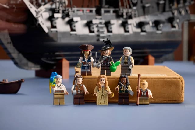 Captain Jack Sparrow's Pirate Ship - Image 2
