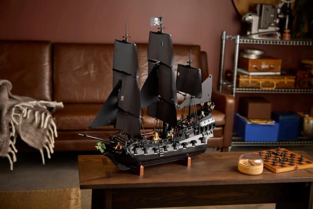 Captain Jack Sparrow's Pirate Ship - Image 12