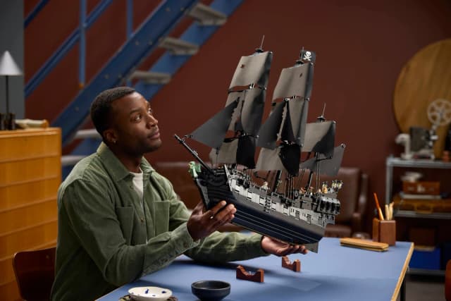 Captain Jack Sparrow's Pirate Ship - Image 17