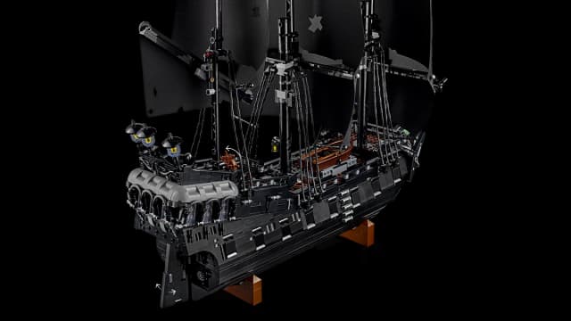 Captain Jack Sparrow's Pirate Ship - Image 16