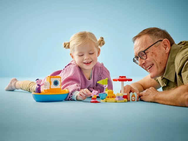 Peppa Pig Boat Trip - Image 4