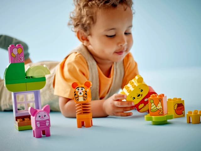 Winnie the Pooh's Birthday Party - Image 5