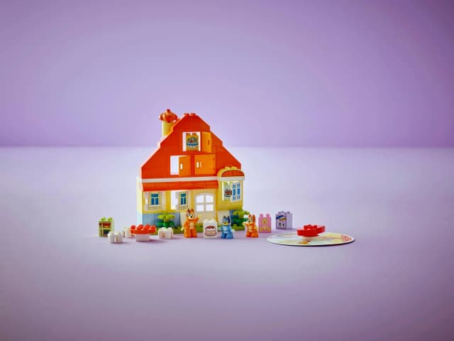 Bluey's Family House with Memory Game - Image 3