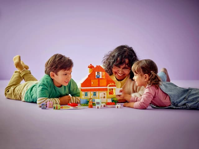 Bluey's Family House with Memory Game - Image 6