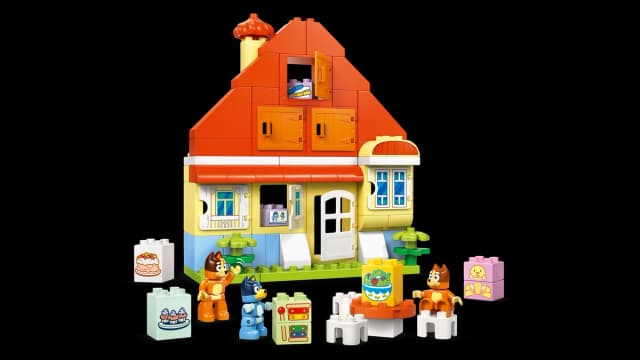 Bluey's Family House with Memory Game - Image 7