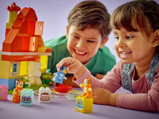 Bluey's Family House with Memory Game - Image 10