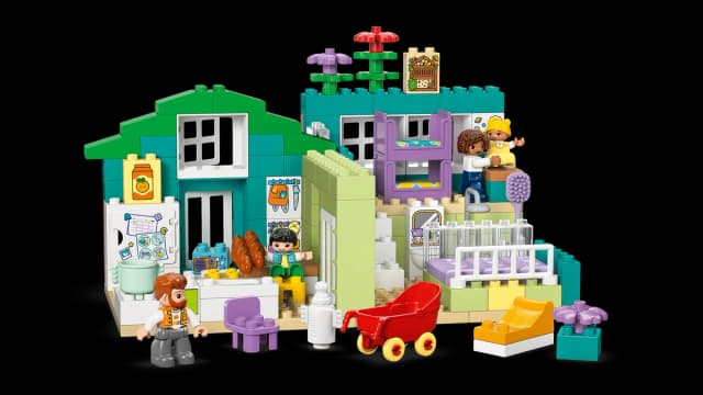 3 in 1 Modern Family House with Figures - Image 9