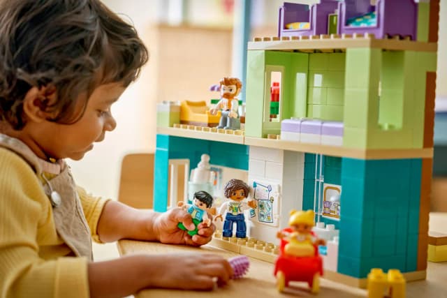 3 in 1 Modern Family House with Figures - Image 4