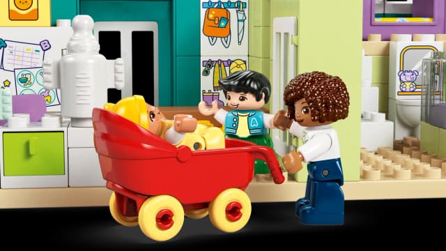 3 in 1 Modern Family House with Figures - Image 13