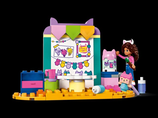 Crafting with Baby Box - Image 2