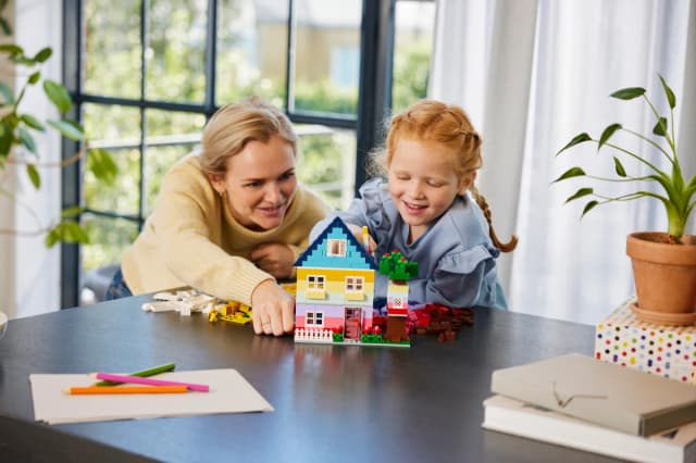 Creative Houses - Image 11