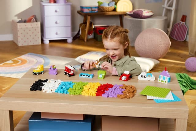 Creative Build-and-Play Box - Image 6
