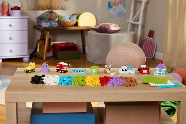 Creative Build-and-Play Box - Image 7