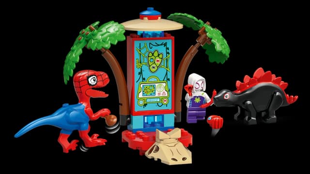 Spidey and Gobby's Raptor Battle at Tree House HQ - Image 10
