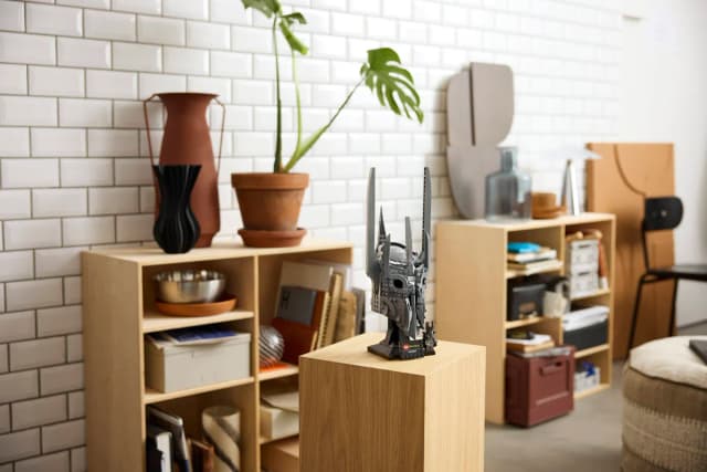 The Lord of the Rings: Sauron's Helmet - Image 9