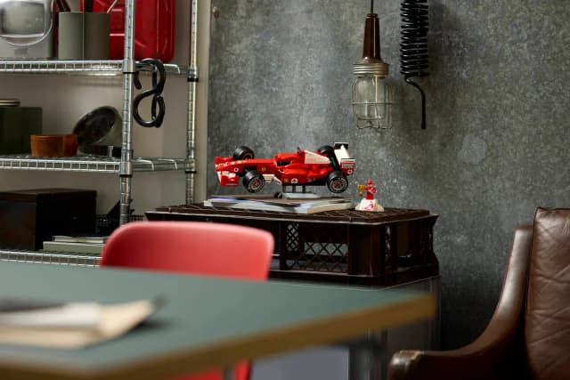 Ferrari F2004 & Michael Schumacher - Image 4