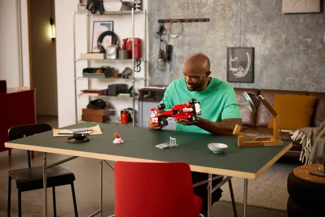 Ferrari F2004 & Michael Schumacher - Image 2