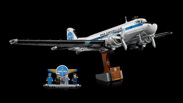Douglas™ DC-3™ PAN AM® Airliner - Image 8