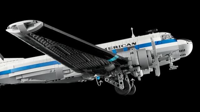 Douglas™ DC-3™ PAN AM® Airliner - Image 7