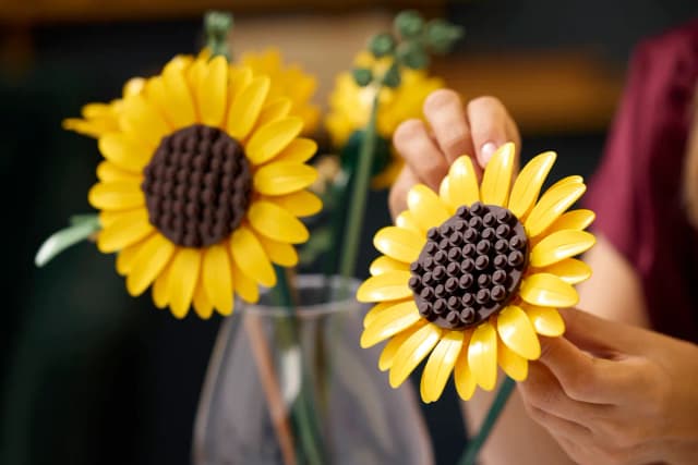 Sunflower Bouquet - Image 11