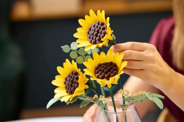 Sunflower Bouquet - Image 10