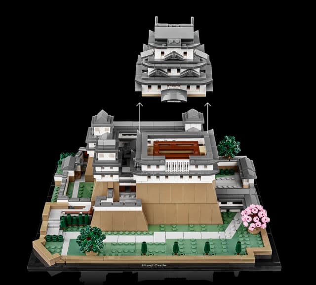 Himeji Castle - Image 9