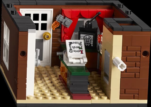 LEGO® Ideas Home Alone - Image 15