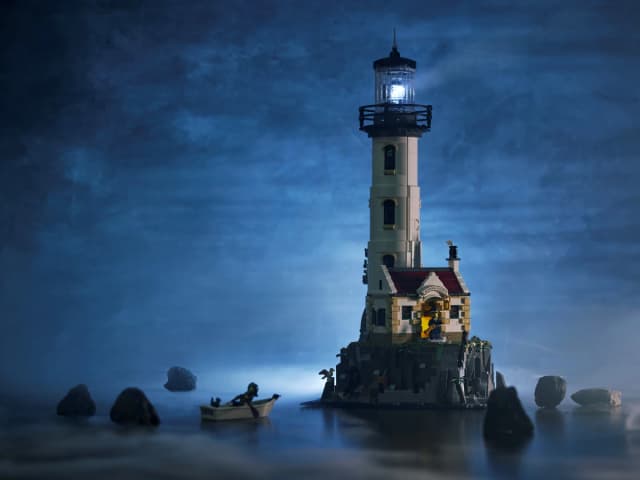 Motorised Lighthouse - Image 14