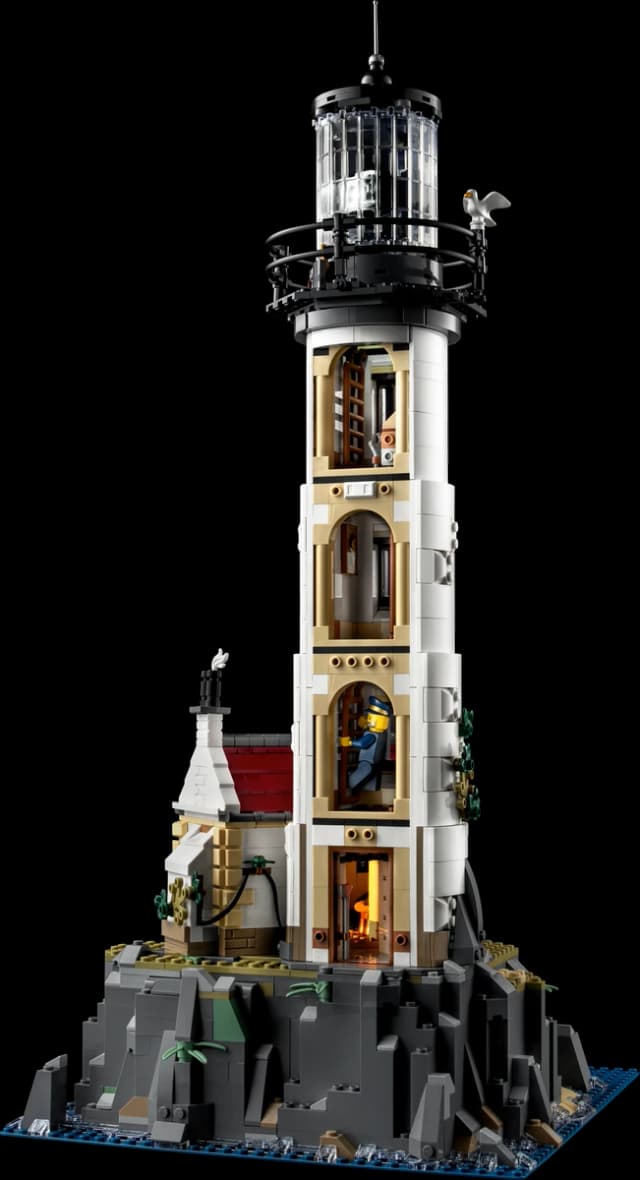 Motorised Lighthouse - Image 8