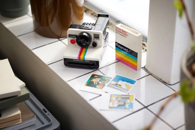 Polaroid OneStep SX-70 Camera - Image 8