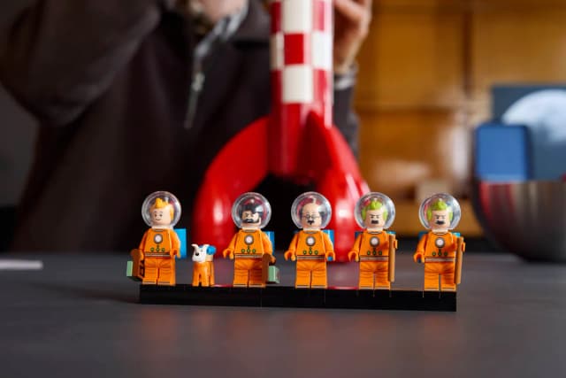 Tintin® Moon Rocket - Image 13