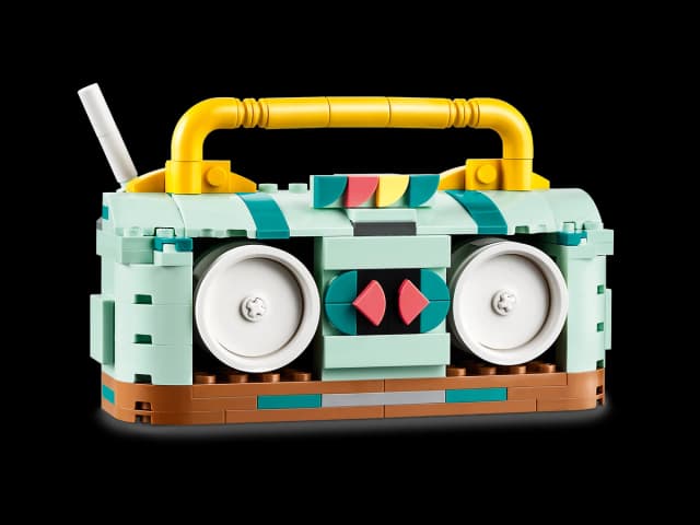 Retro Roller Skate - Image 8