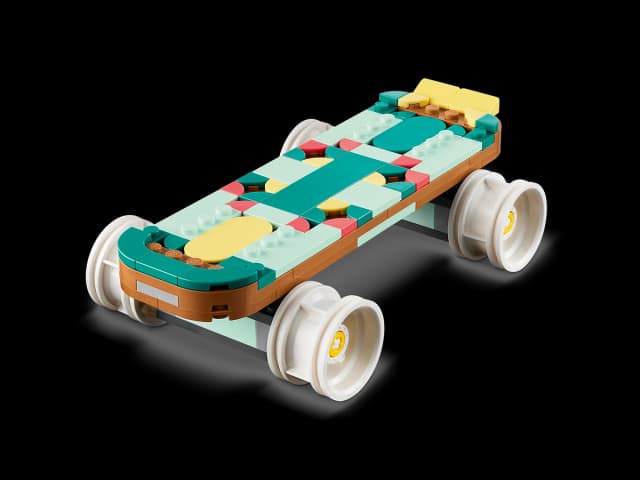 Retro Roller Skate - Image 4
