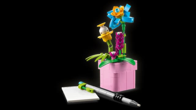Typewriter with Flowers - Image 5