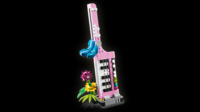 Typewriter with Flowers - Image 4