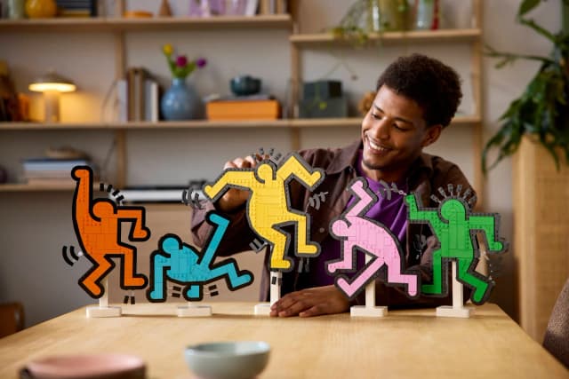 Keith Haring – Dancing Figures - Image 10