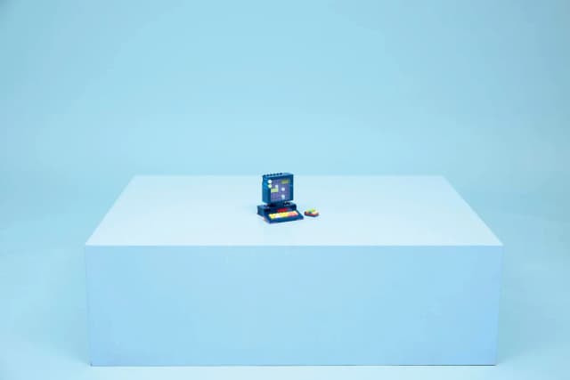 Retro Gaming Console - Image 9